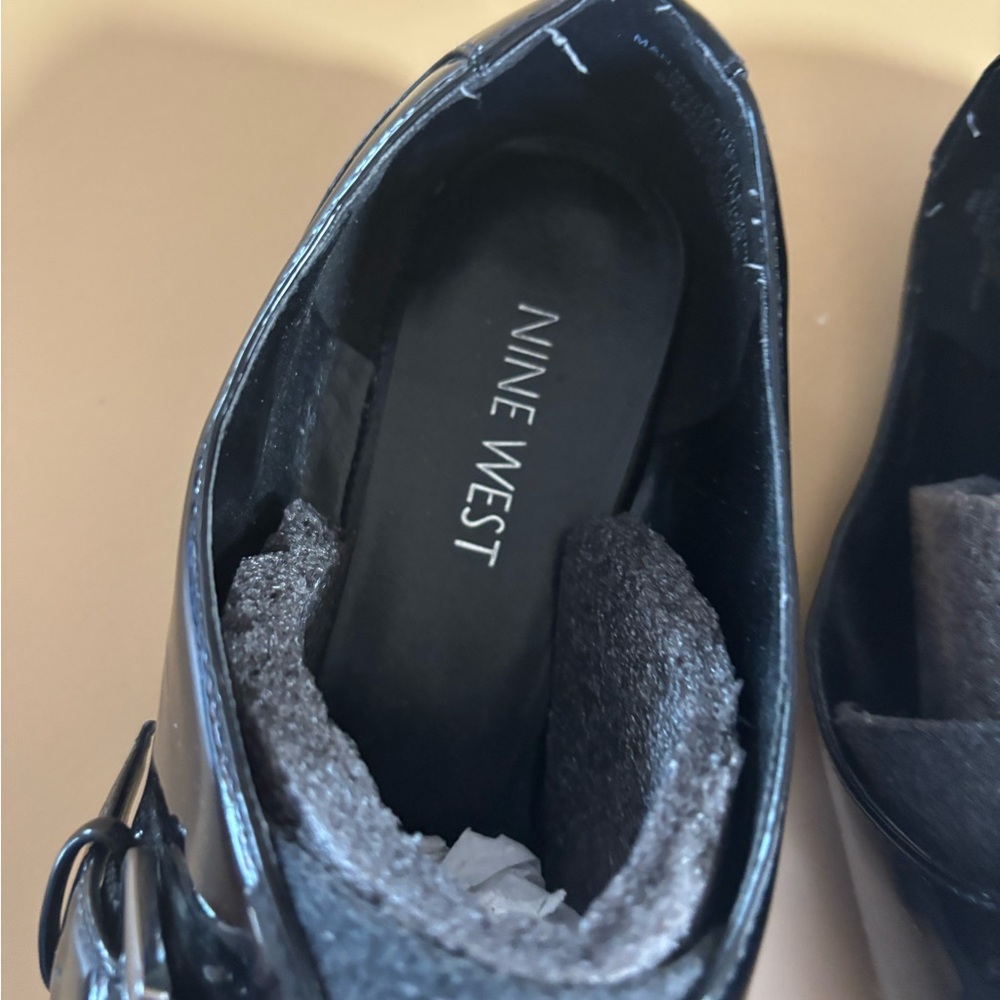 Nine West Black and Gray buckle flats size 8 - Picture 3 of 8